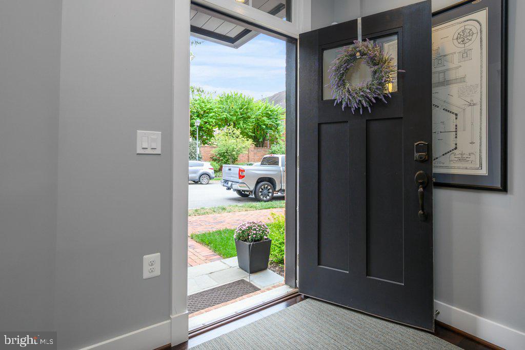 MAJESTY WEST - Residential