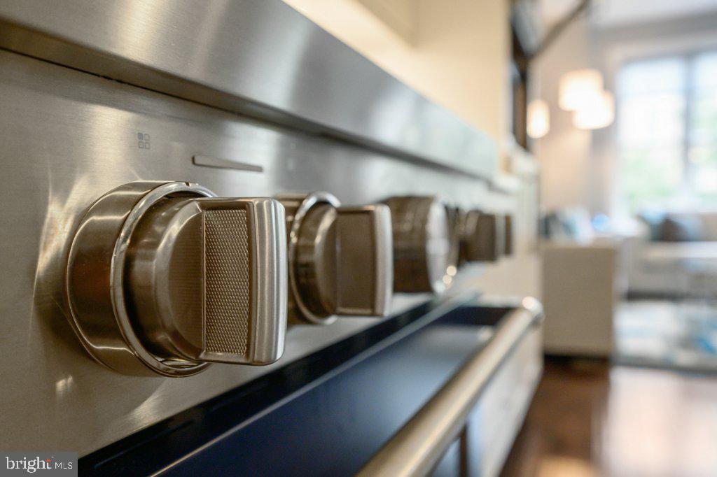 MAJESTY WEST - Residential