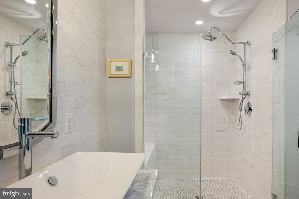 MAJESTY WEST - Residential