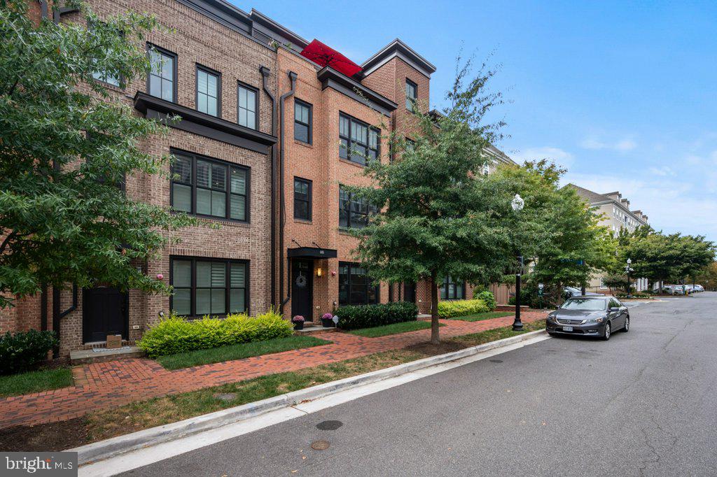 MAJESTY WEST - Residential