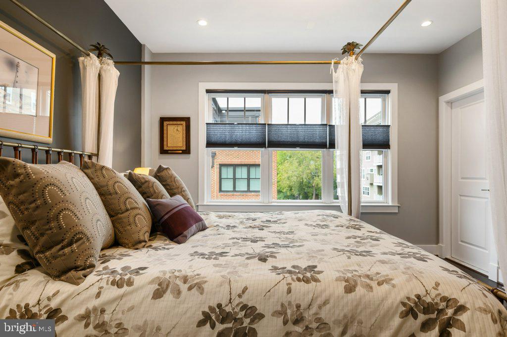 MAJESTY WEST - Residential