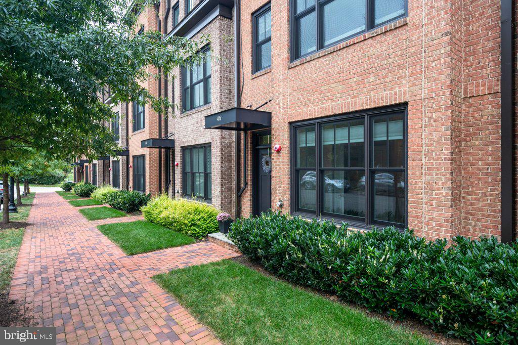 MAJESTY WEST - Residential