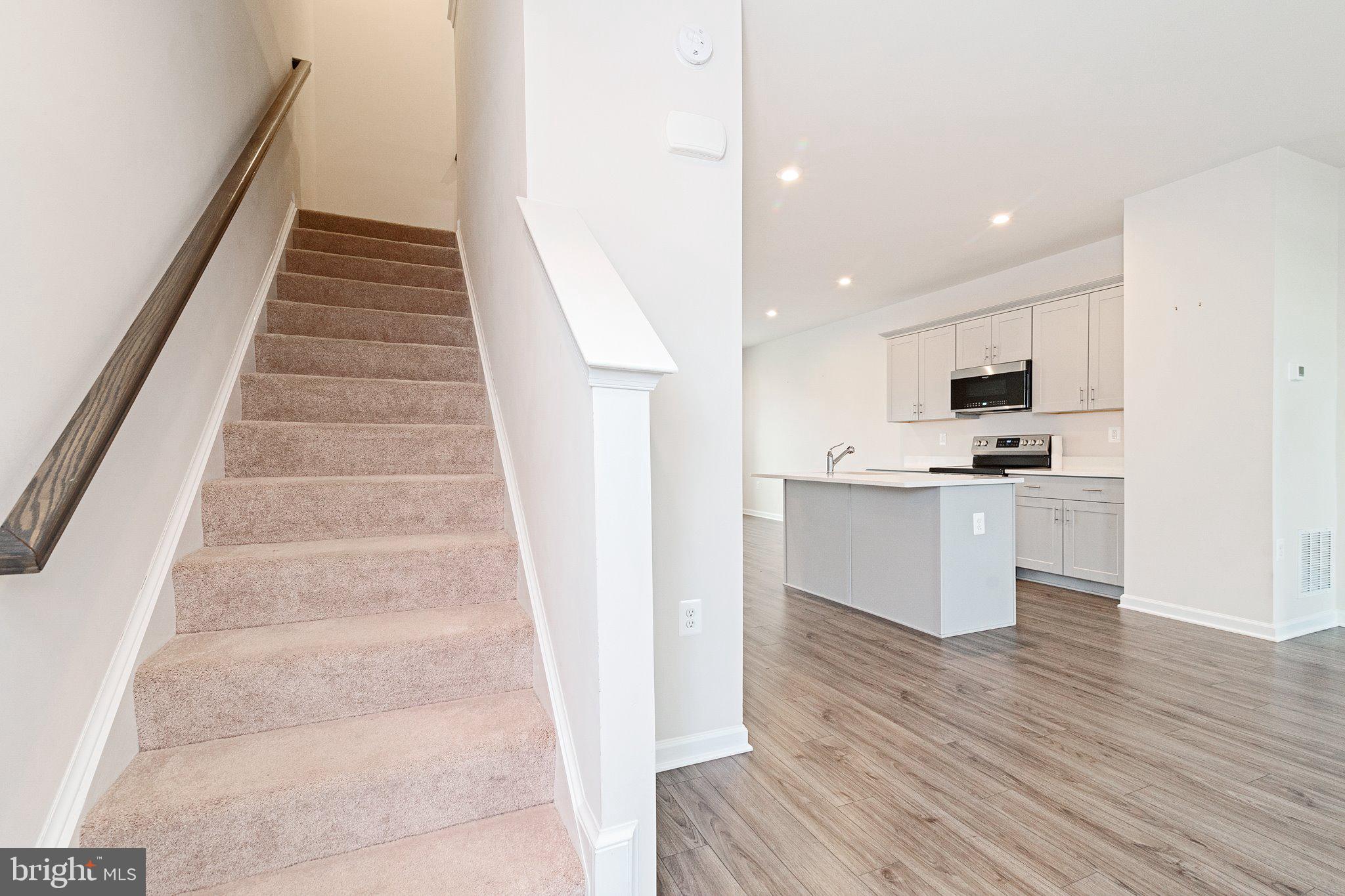 PRESIDENTS POINTE - Residential