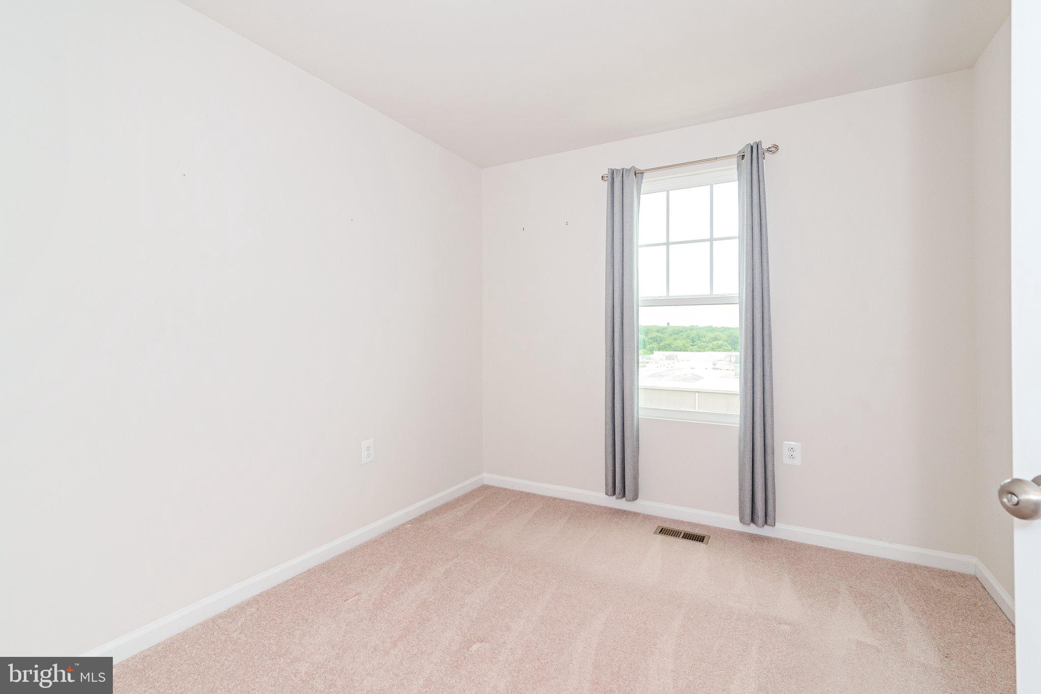 PRESIDENTS POINTE - Residential