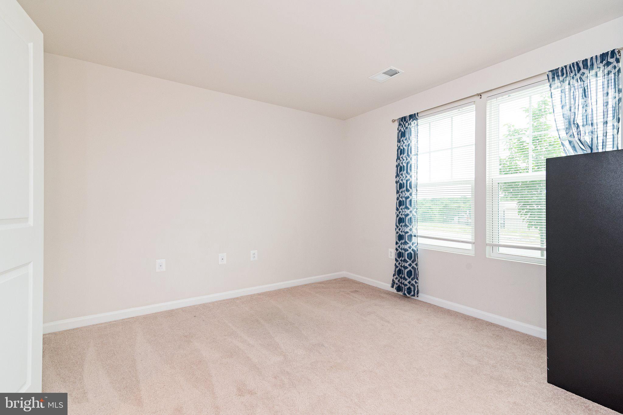 PRESIDENTS POINTE - Residential