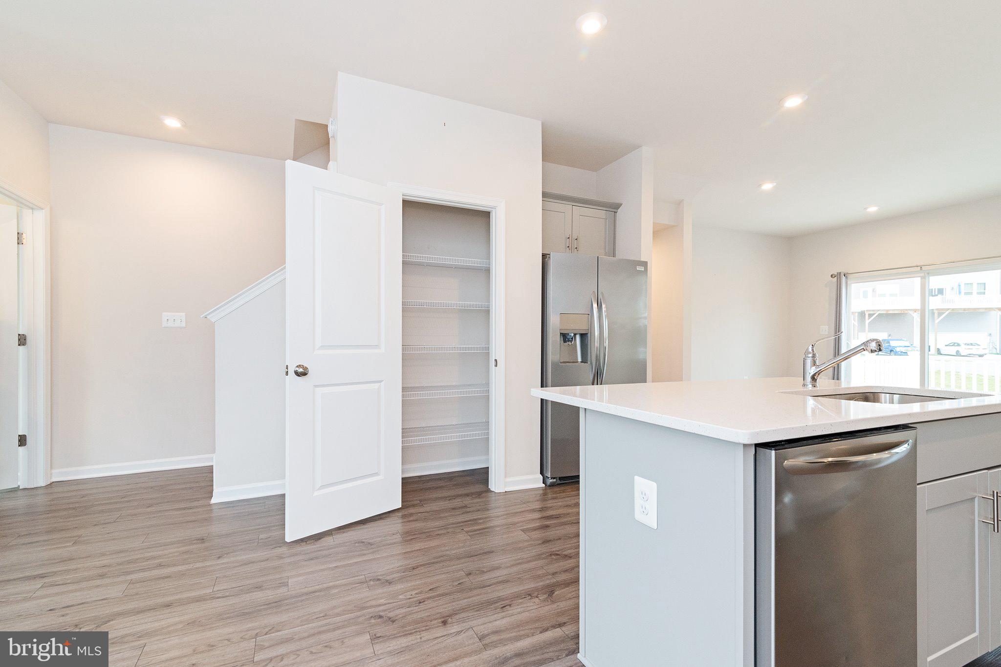 PRESIDENTS POINTE - Residential