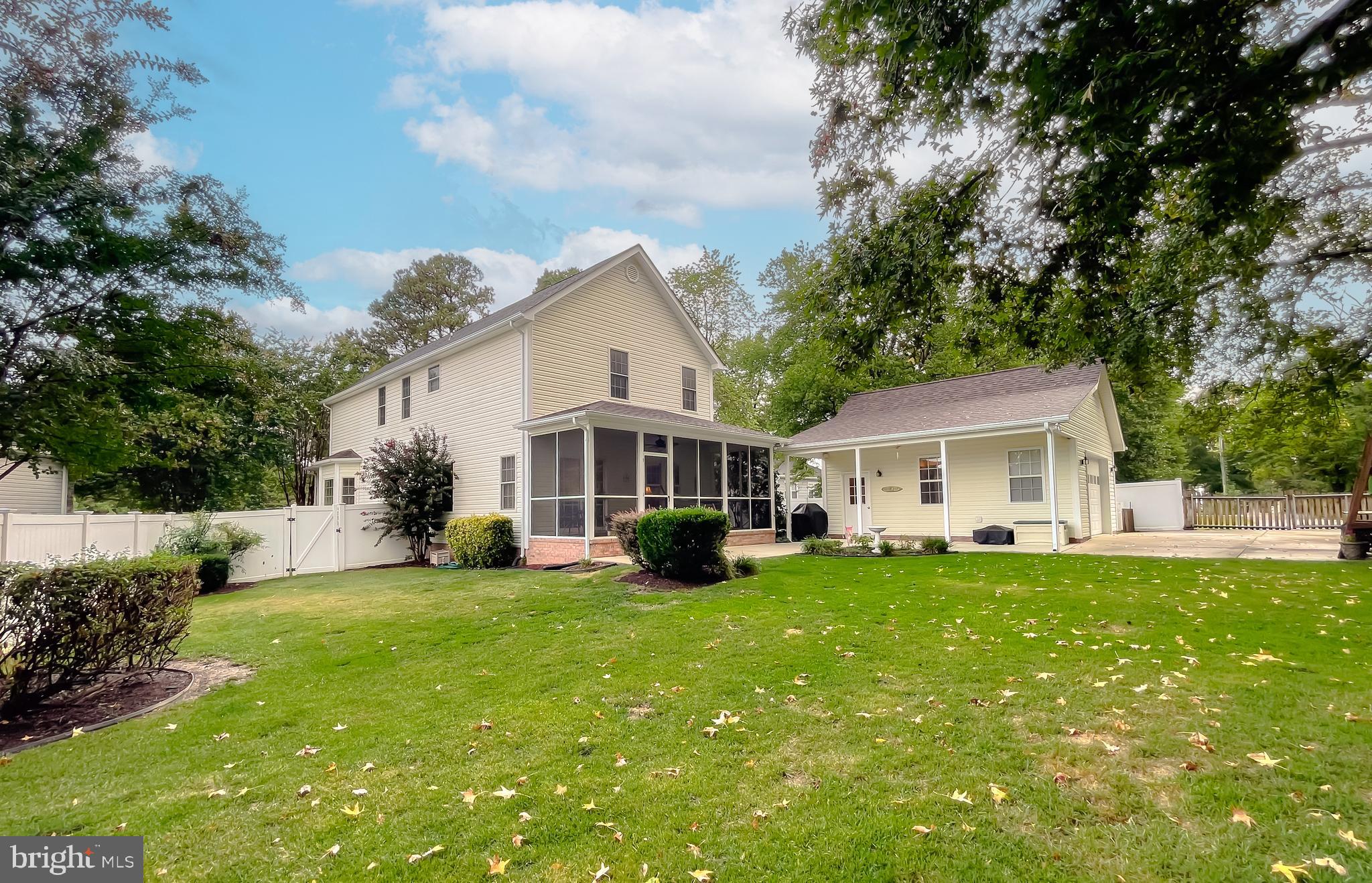 ESTATES AT SINGLETREE - Residential