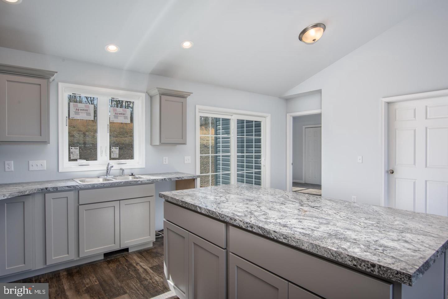 230 MONROE VALLEY DR