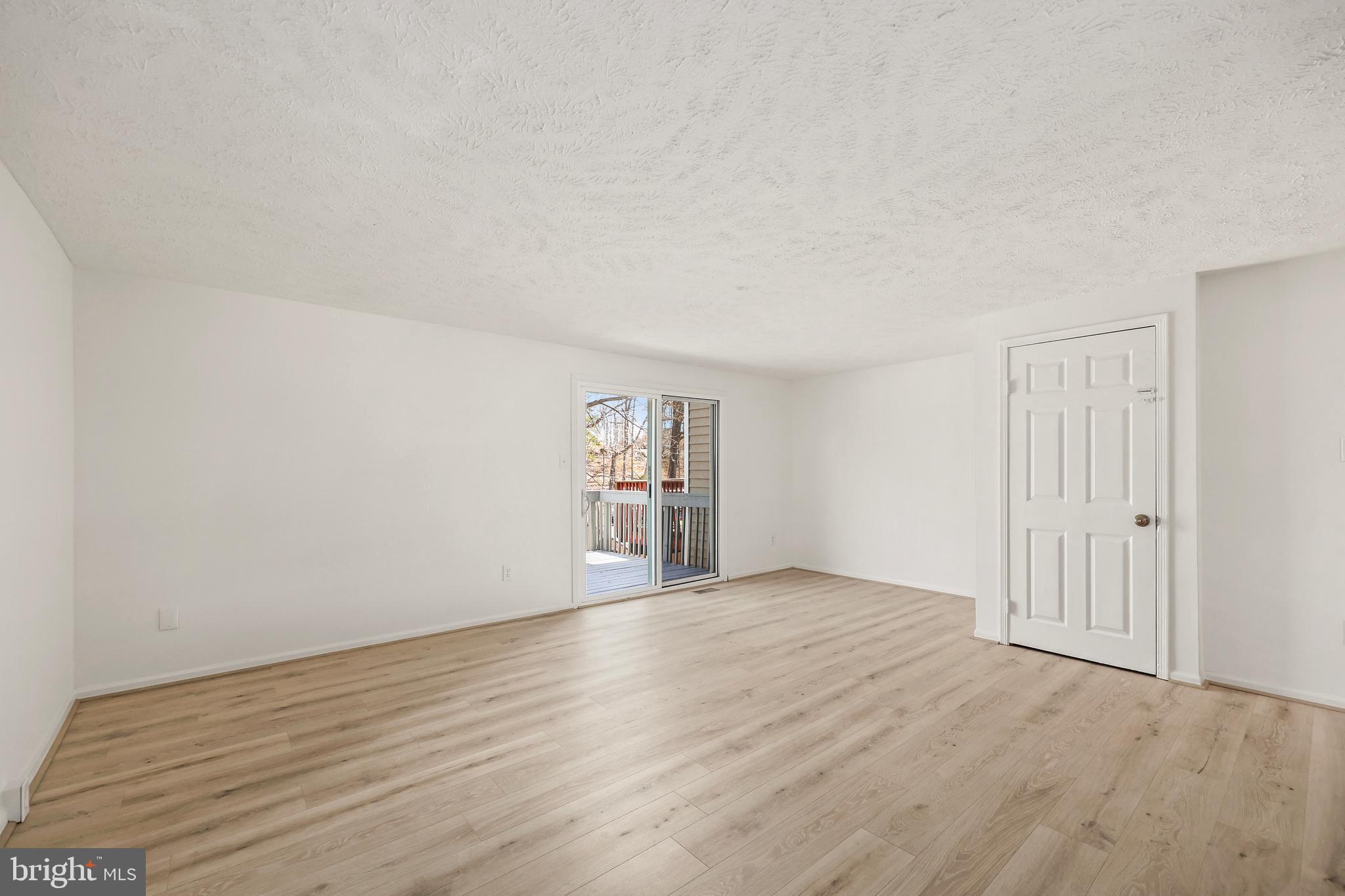 CAMBRIDGE SQUARE - Residential