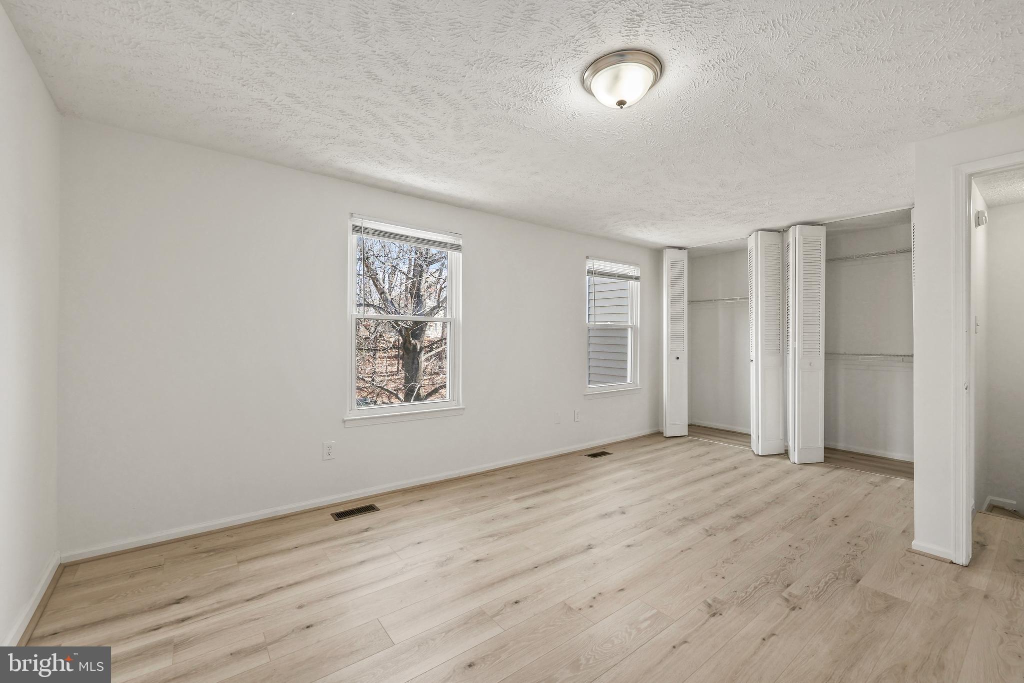 CAMBRIDGE SQUARE - Residential