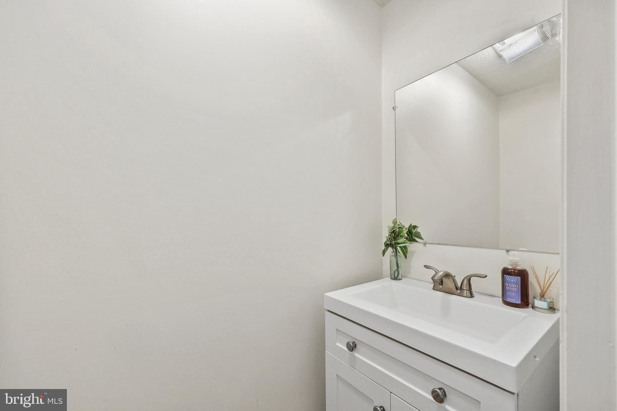 CAMBRIDGE SQUARE - Residential