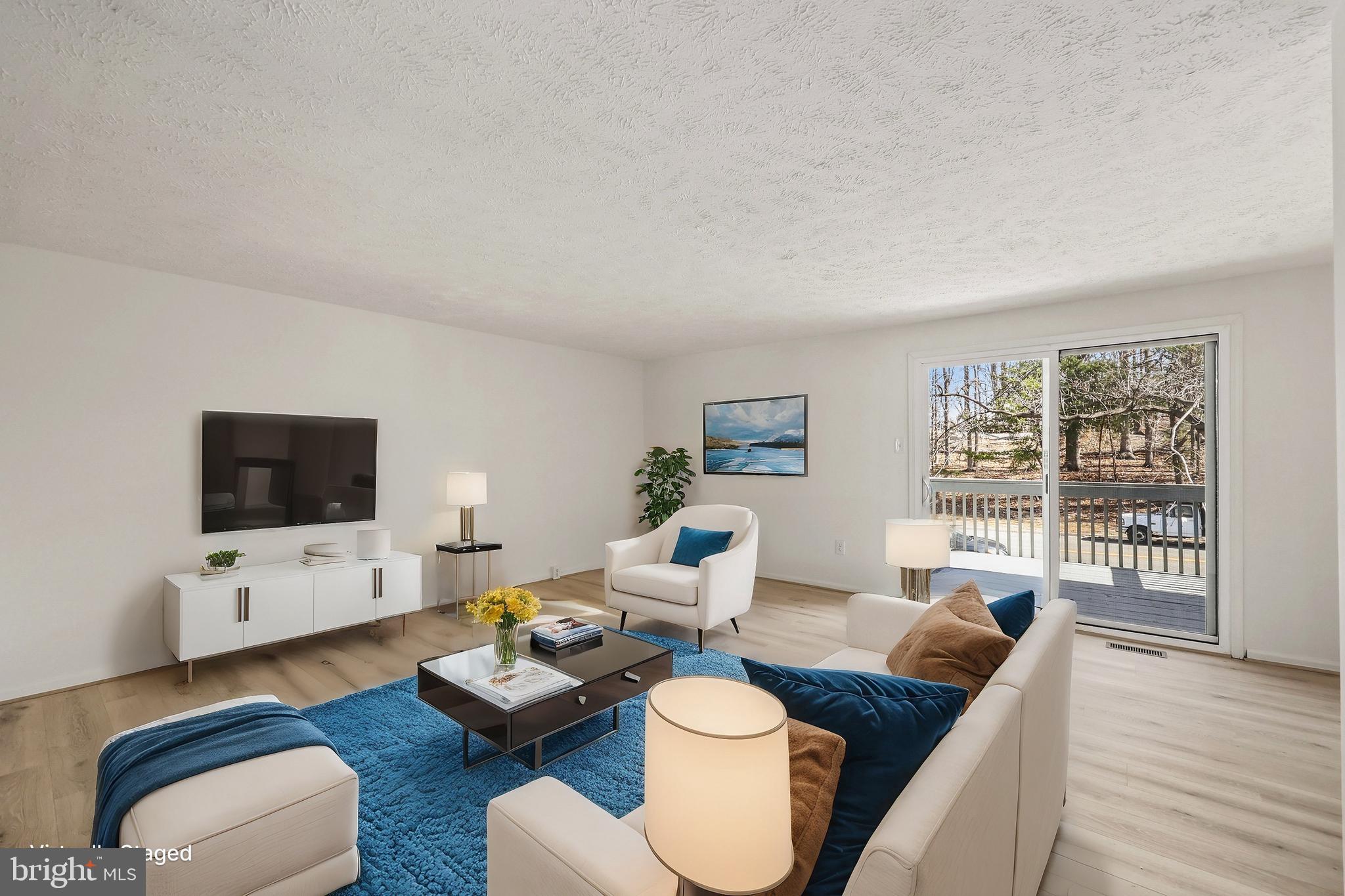 CAMBRIDGE SQUARE - Residential