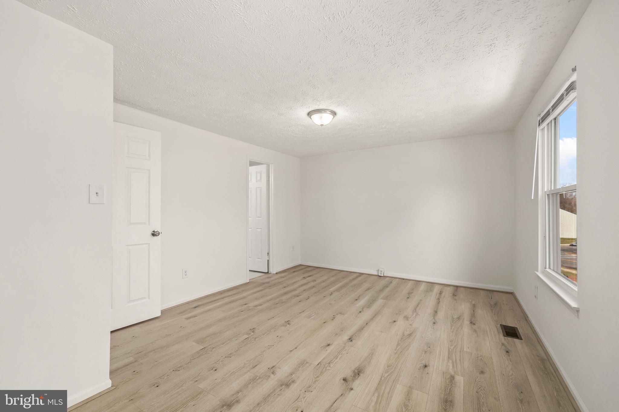 CAMBRIDGE SQUARE - Residential