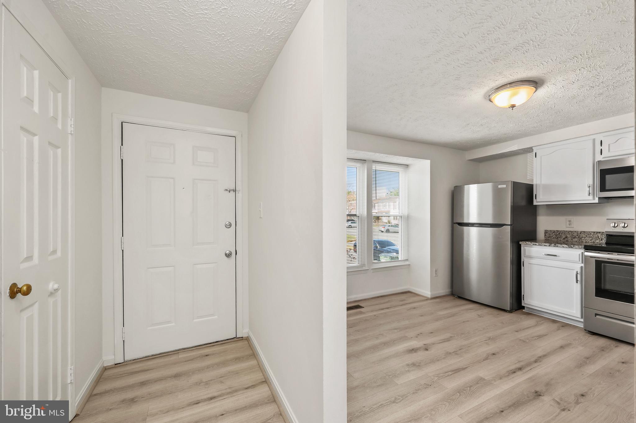 CAMBRIDGE SQUARE - Residential