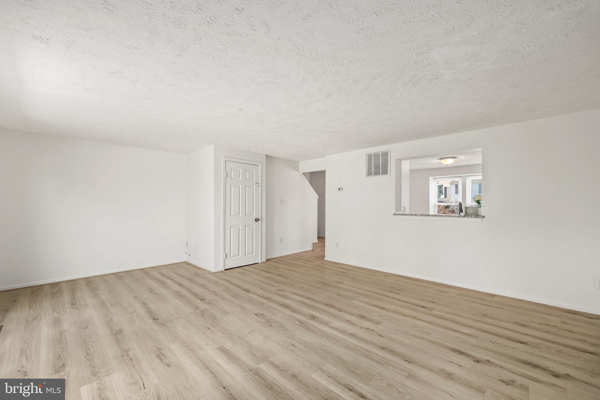 CAMBRIDGE SQUARE - Residential