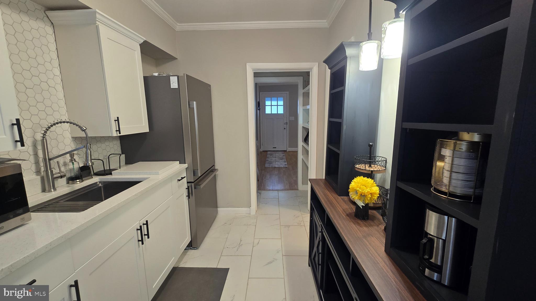 BELEVEDERE SQUARE - Residential