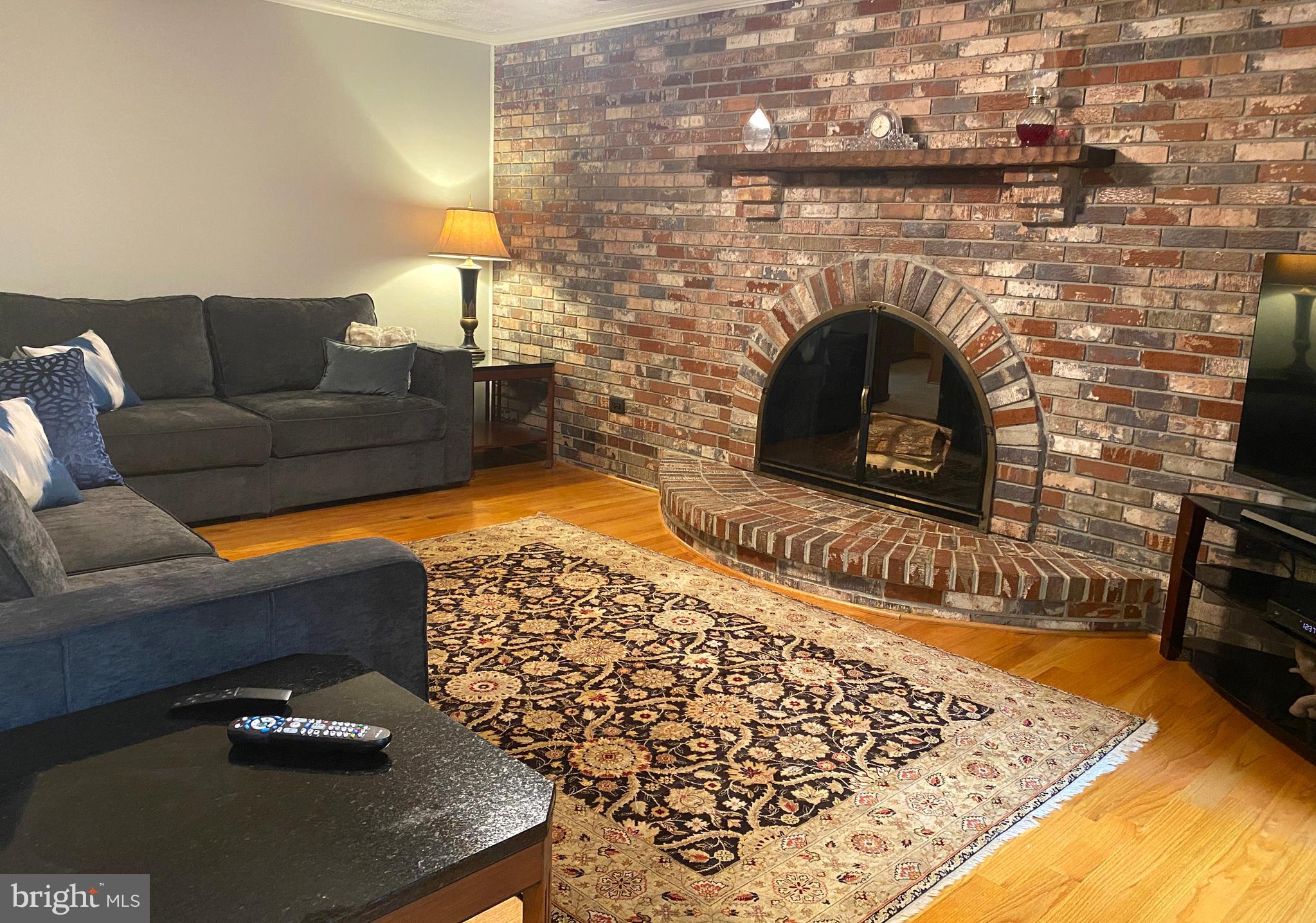 HOLLY KNOLL - Residential