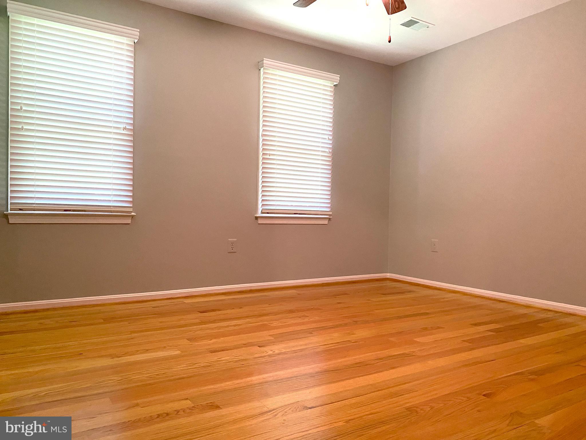 HOLLY KNOLL - Residential