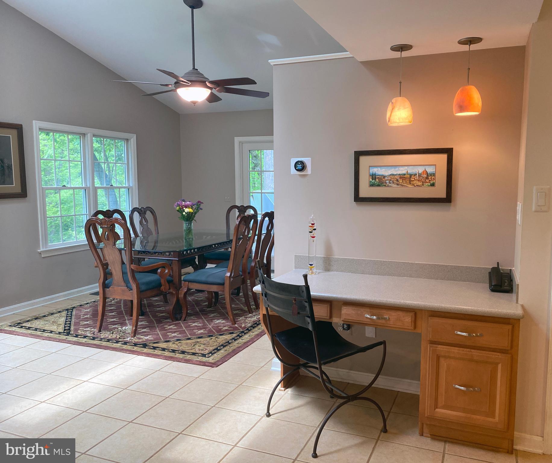 HOLLY KNOLL - Residential