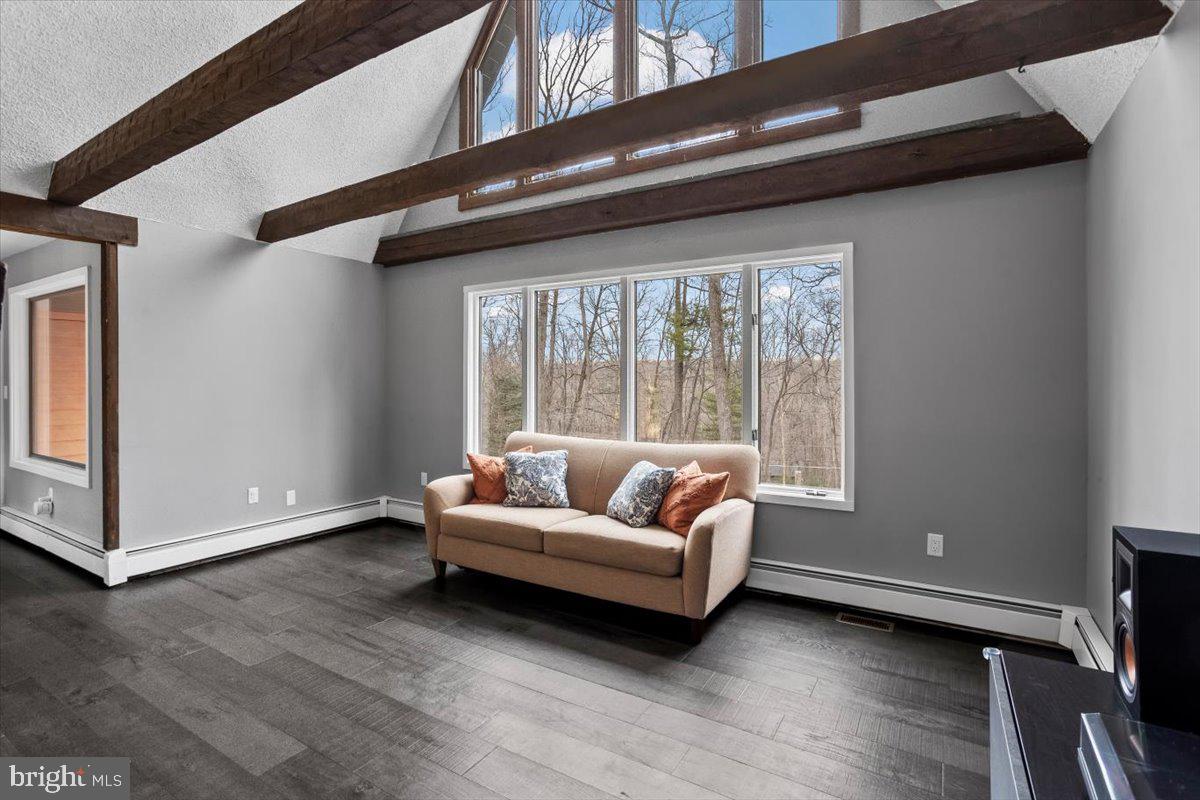 SPRING HILL ACRES - Residential