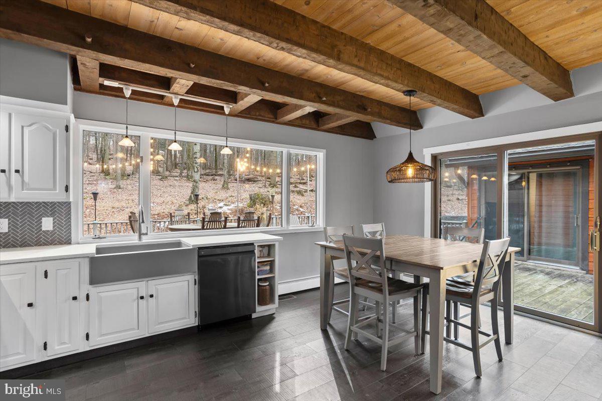 SPRING HILL ACRES - Residential