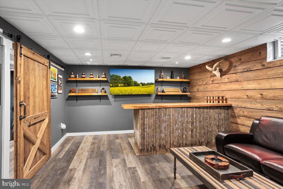 SPRING HILL ACRES - Residential