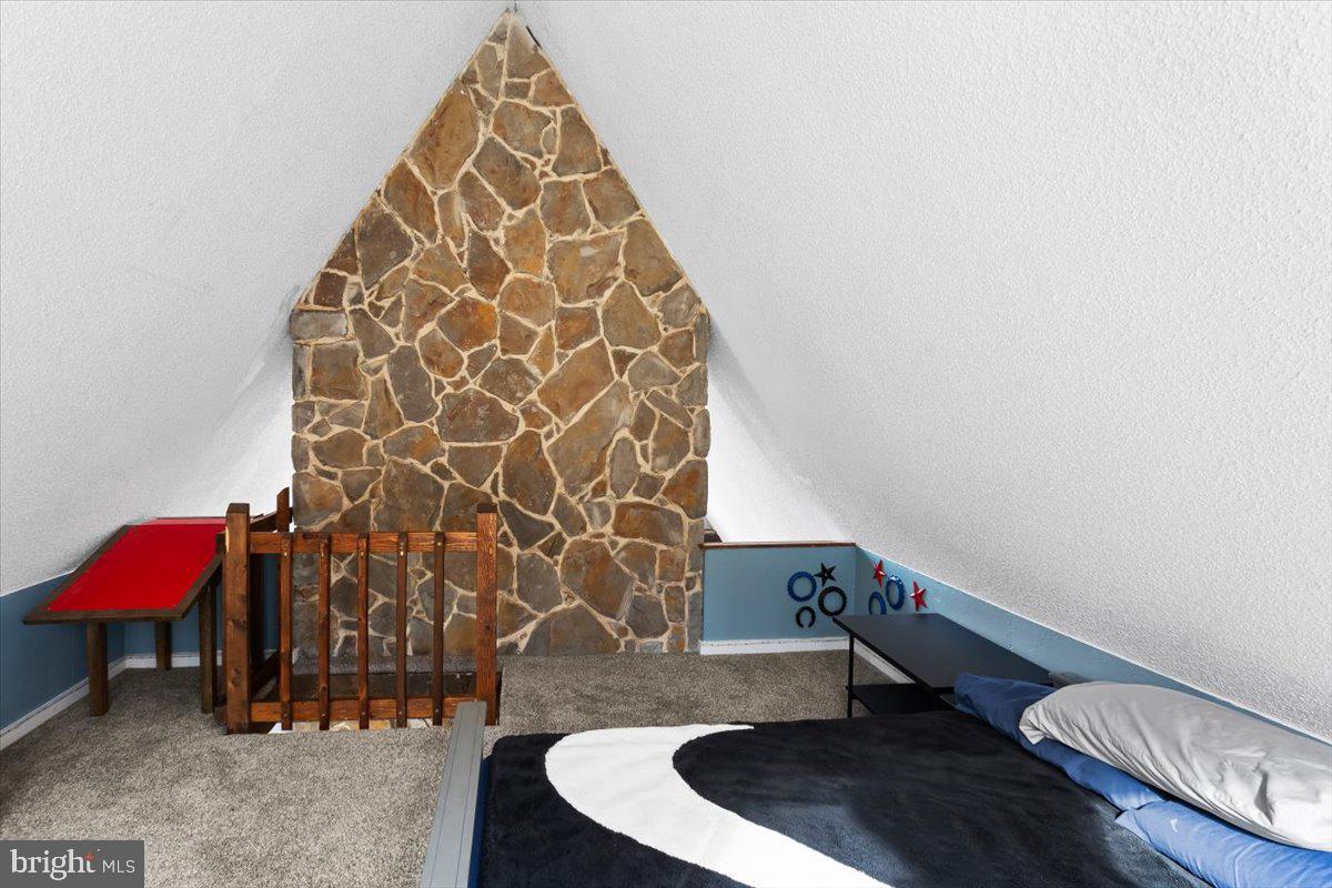 SPRING HILL ACRES - Residential