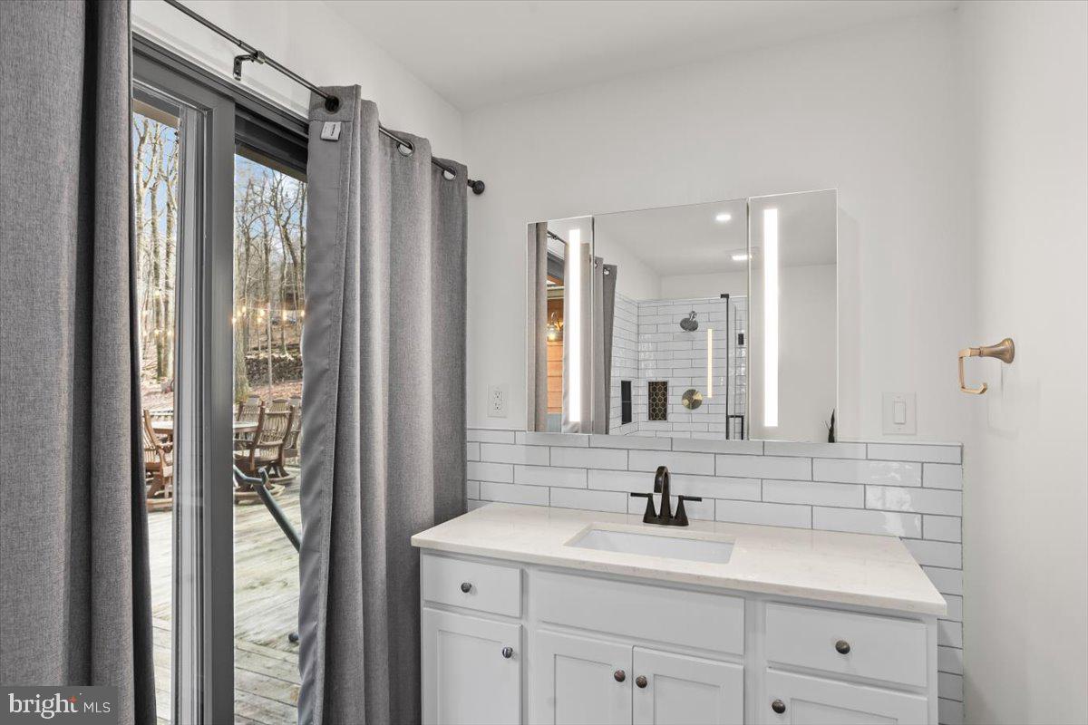 SPRING HILL ACRES - Residential