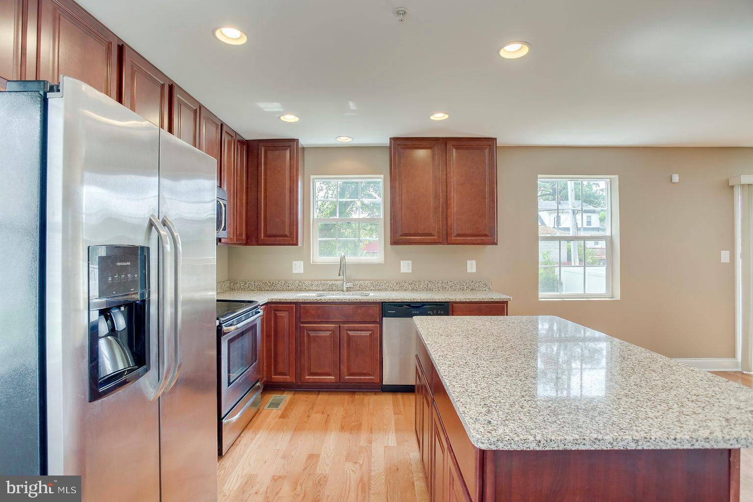 BALTIMORE HIGHLANDS - Residential