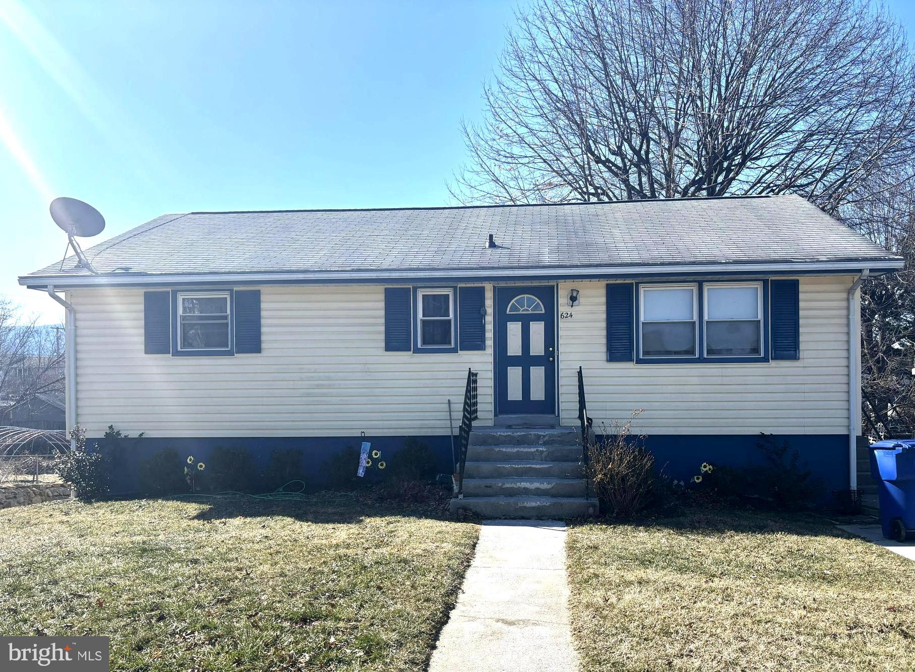 ROYAL VILLAGE - Residential