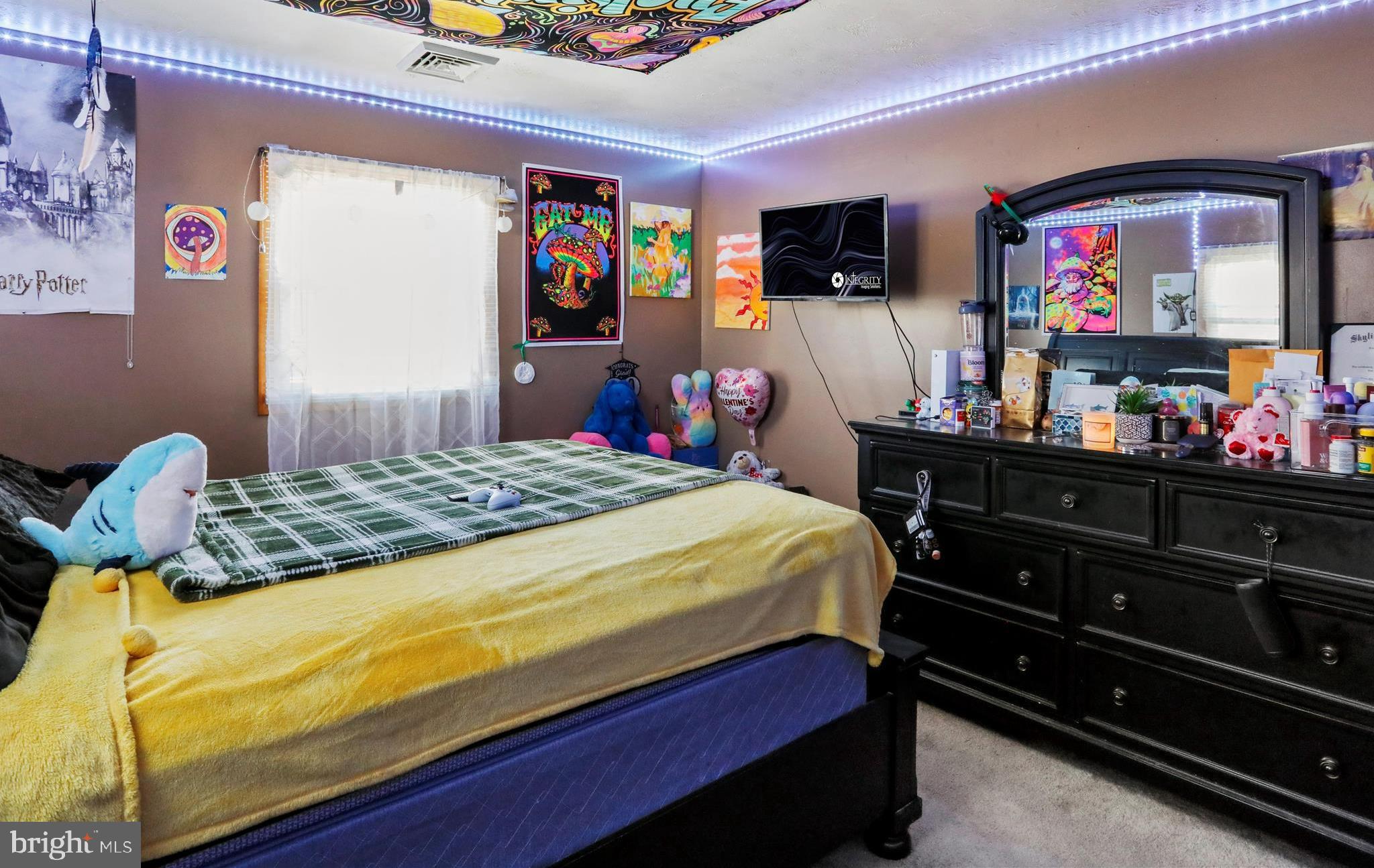 ROYAL VILLAGE - Residential