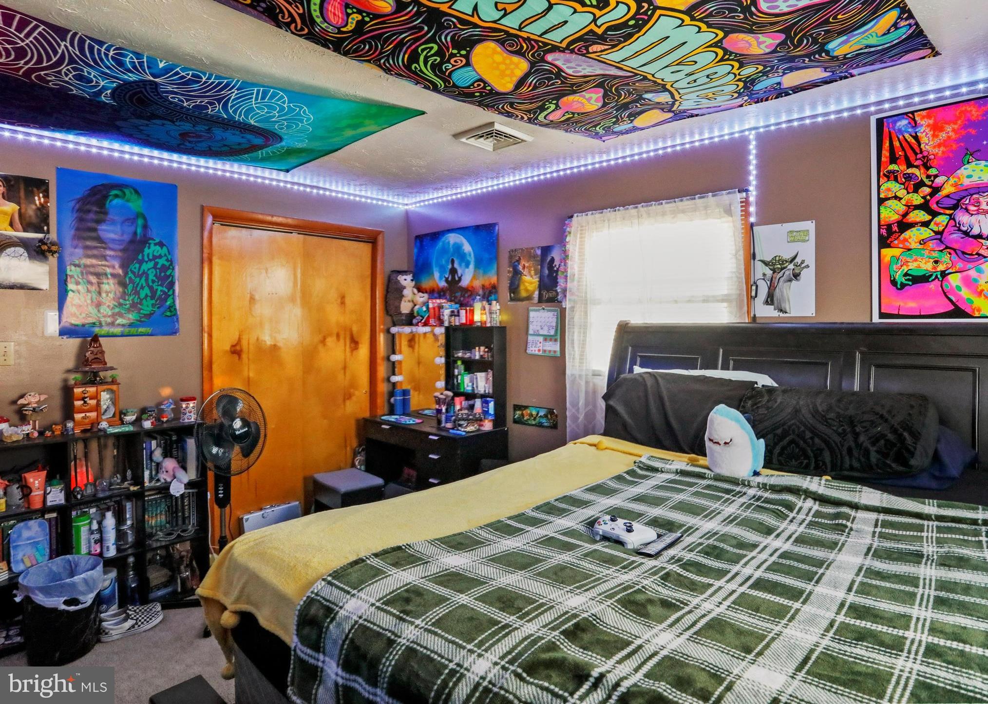 ROYAL VILLAGE - Residential