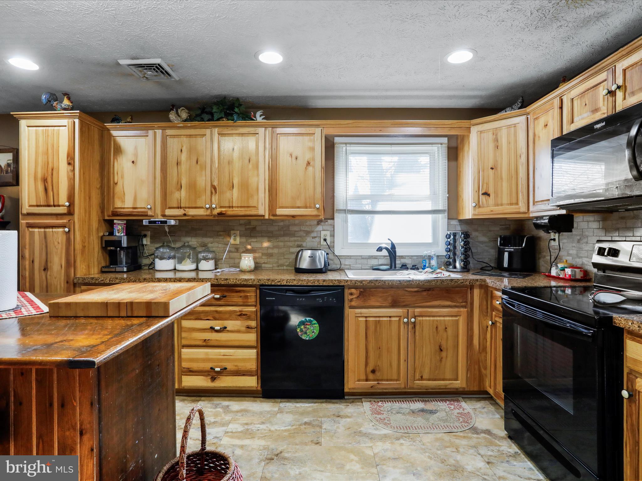 ROYAL VILLAGE - Residential