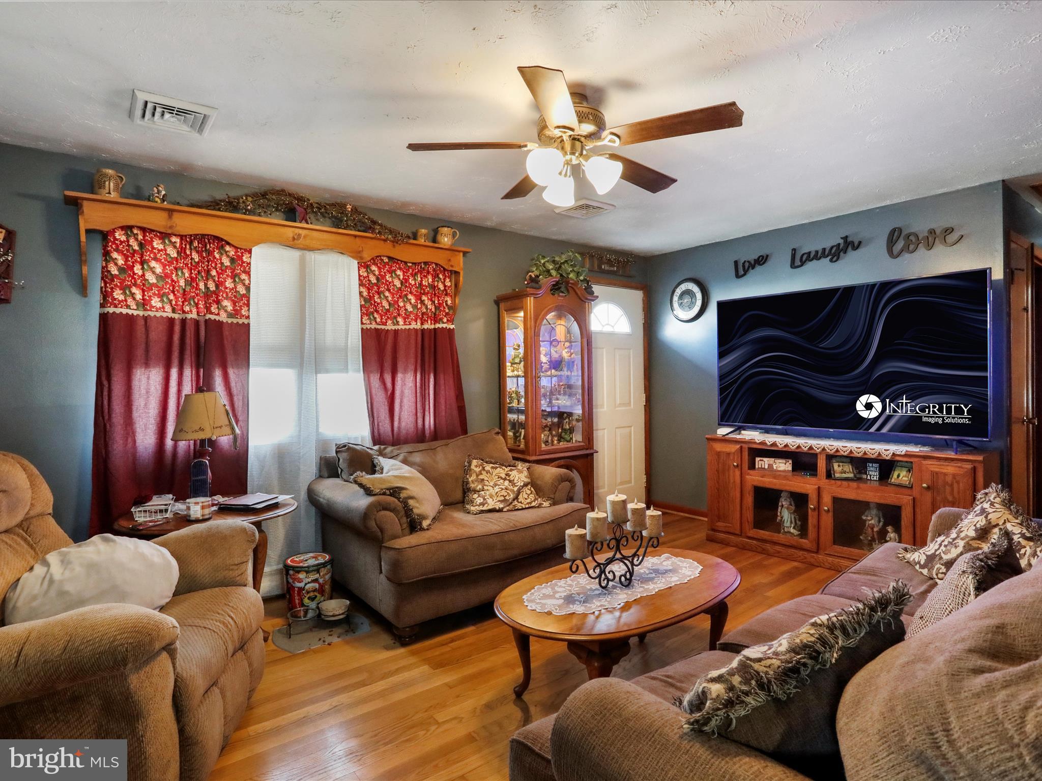 ROYAL VILLAGE - Residential