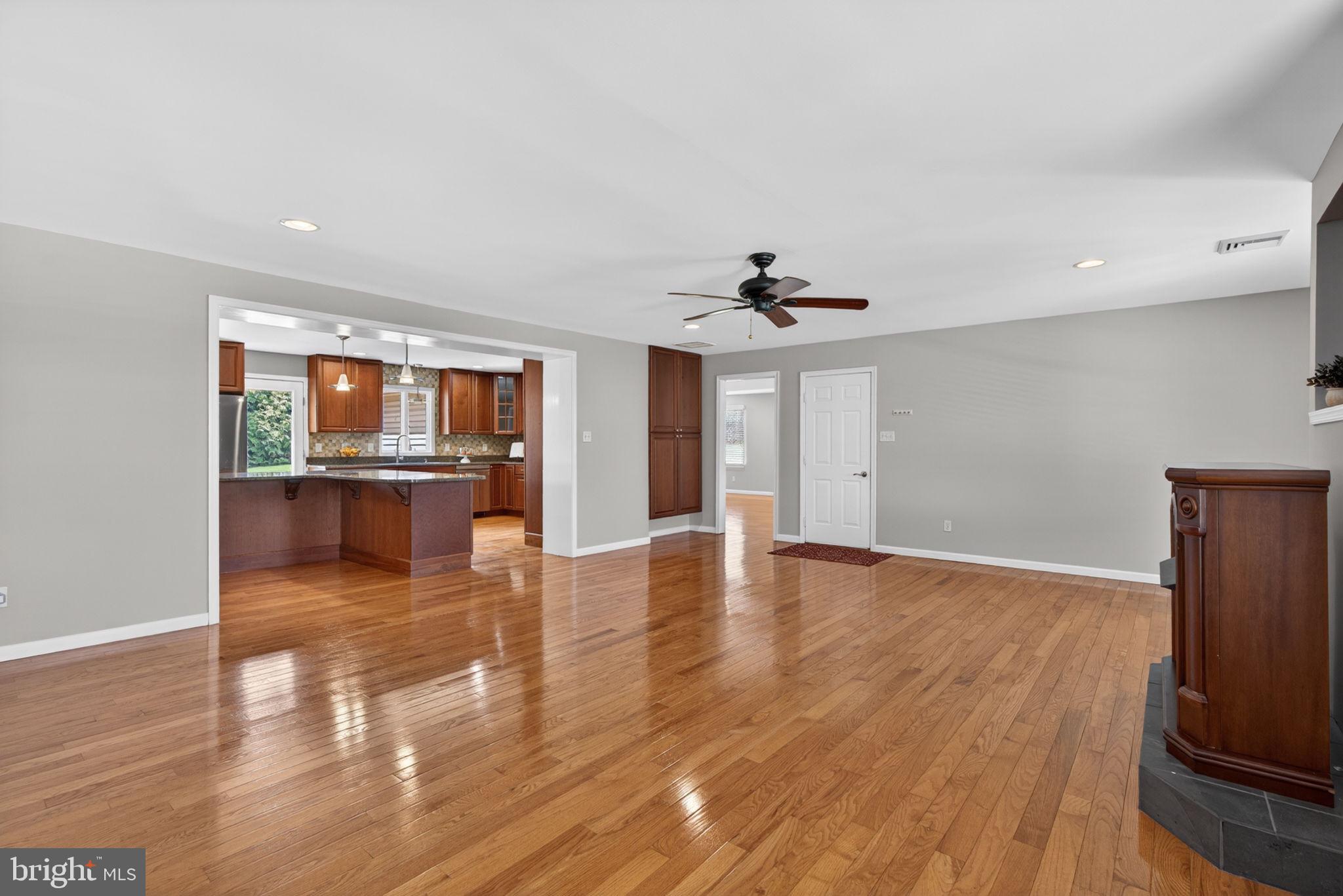 COUNTRY HOME ACRES - Residential