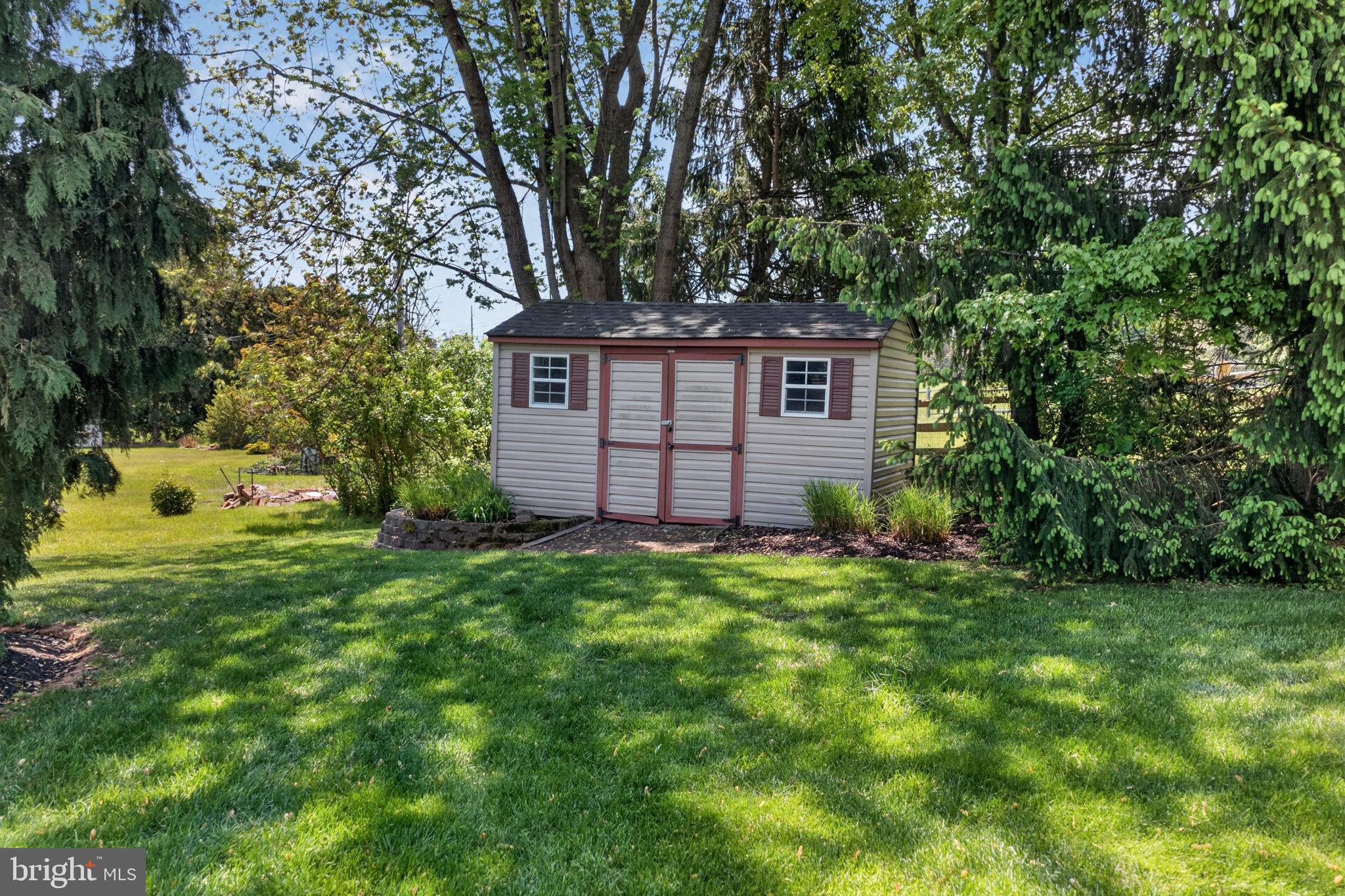 COUNTRY HOME ACRES - Residential