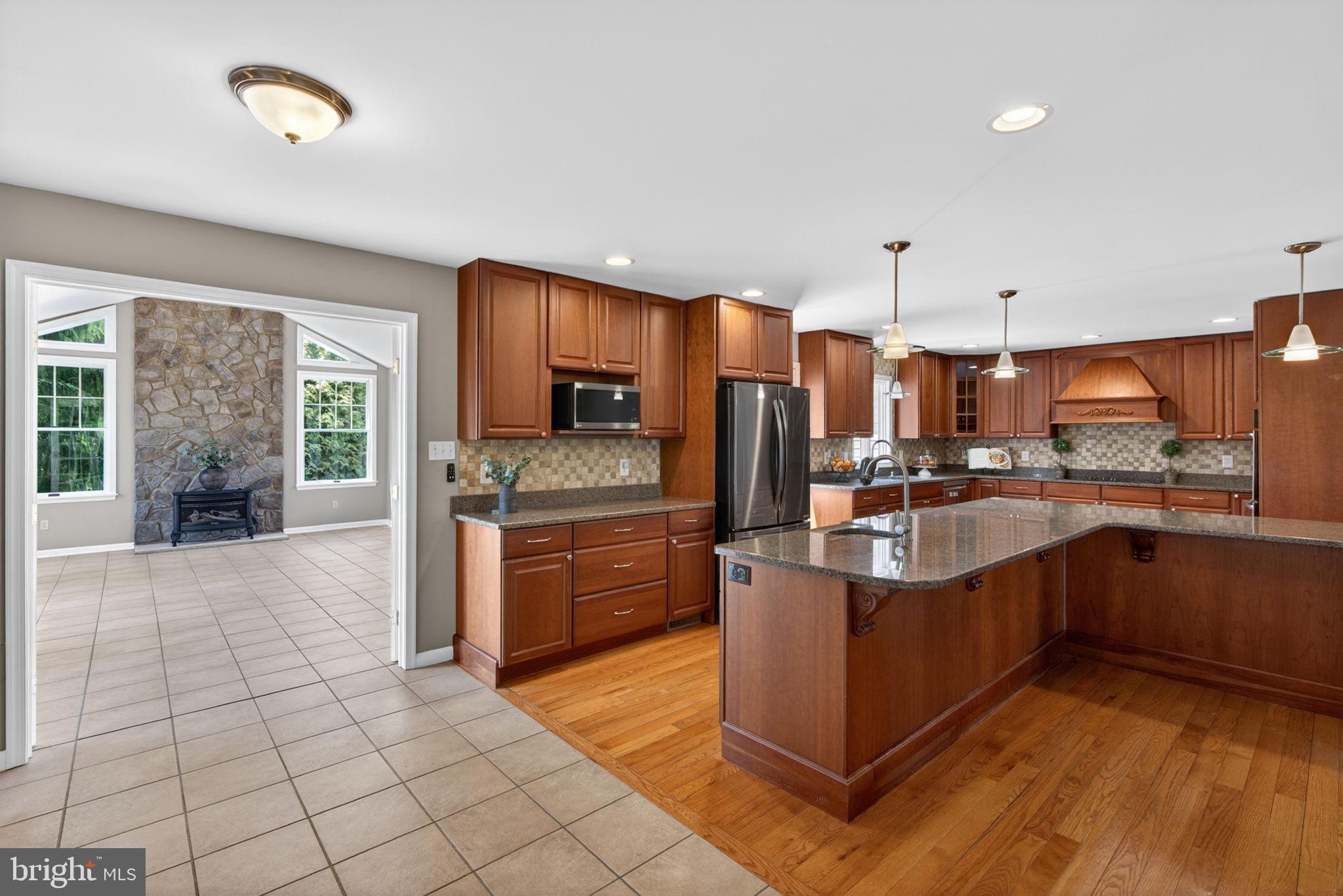 COUNTRY HOME ACRES - Residential