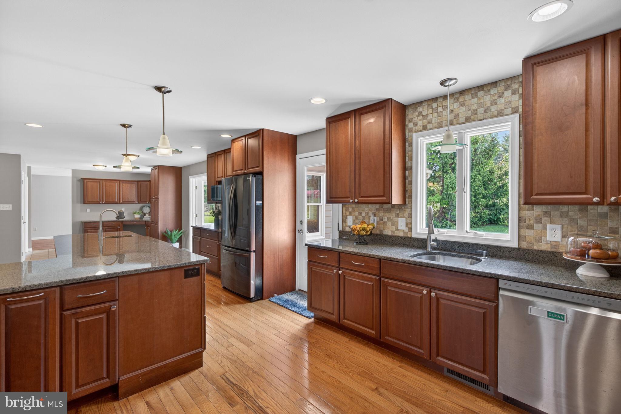 COUNTRY HOME ACRES - Residential