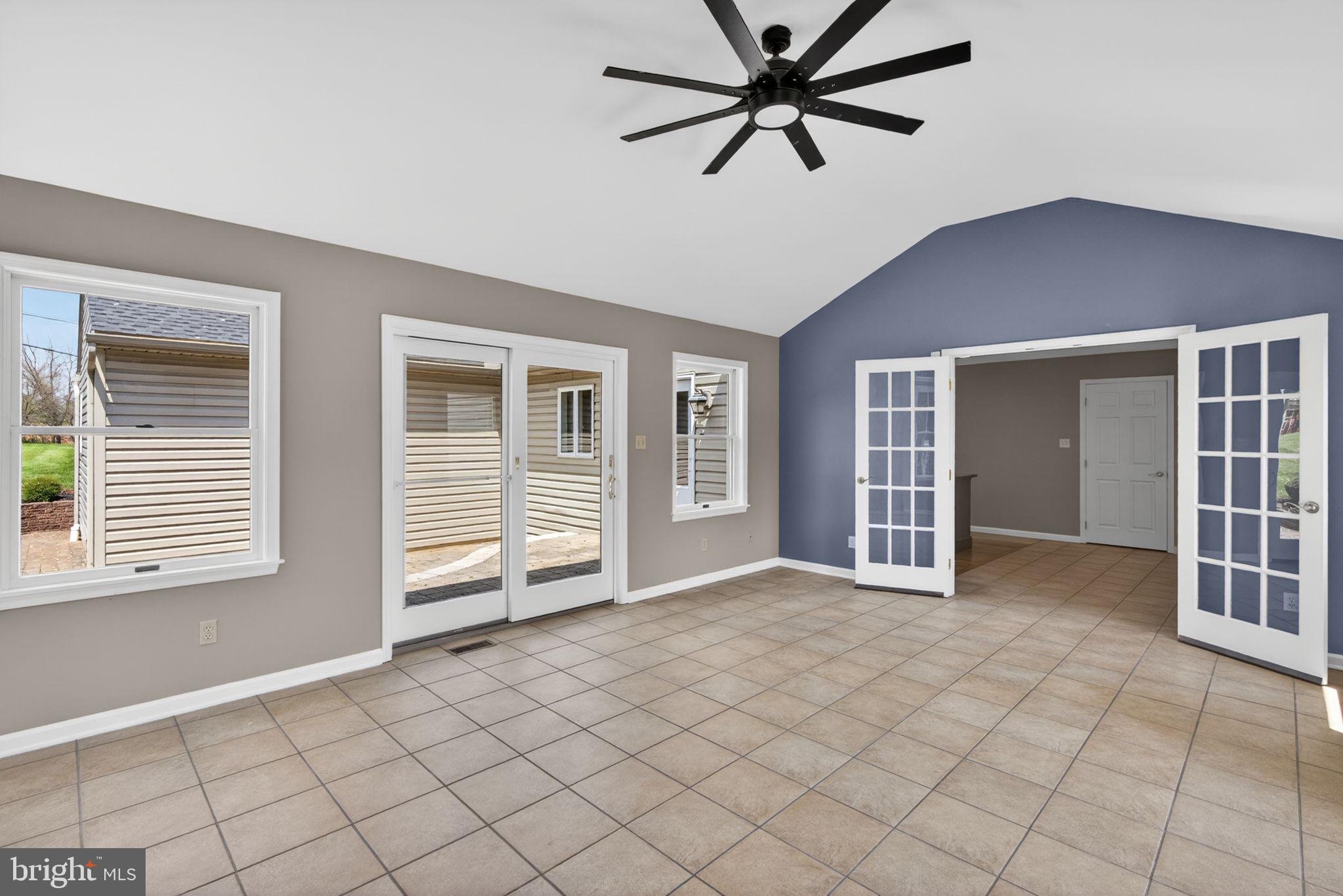 COUNTRY HOME ACRES - Residential