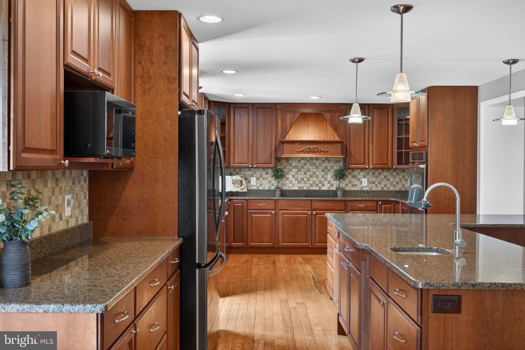 COUNTRY HOME ACRES - Residential