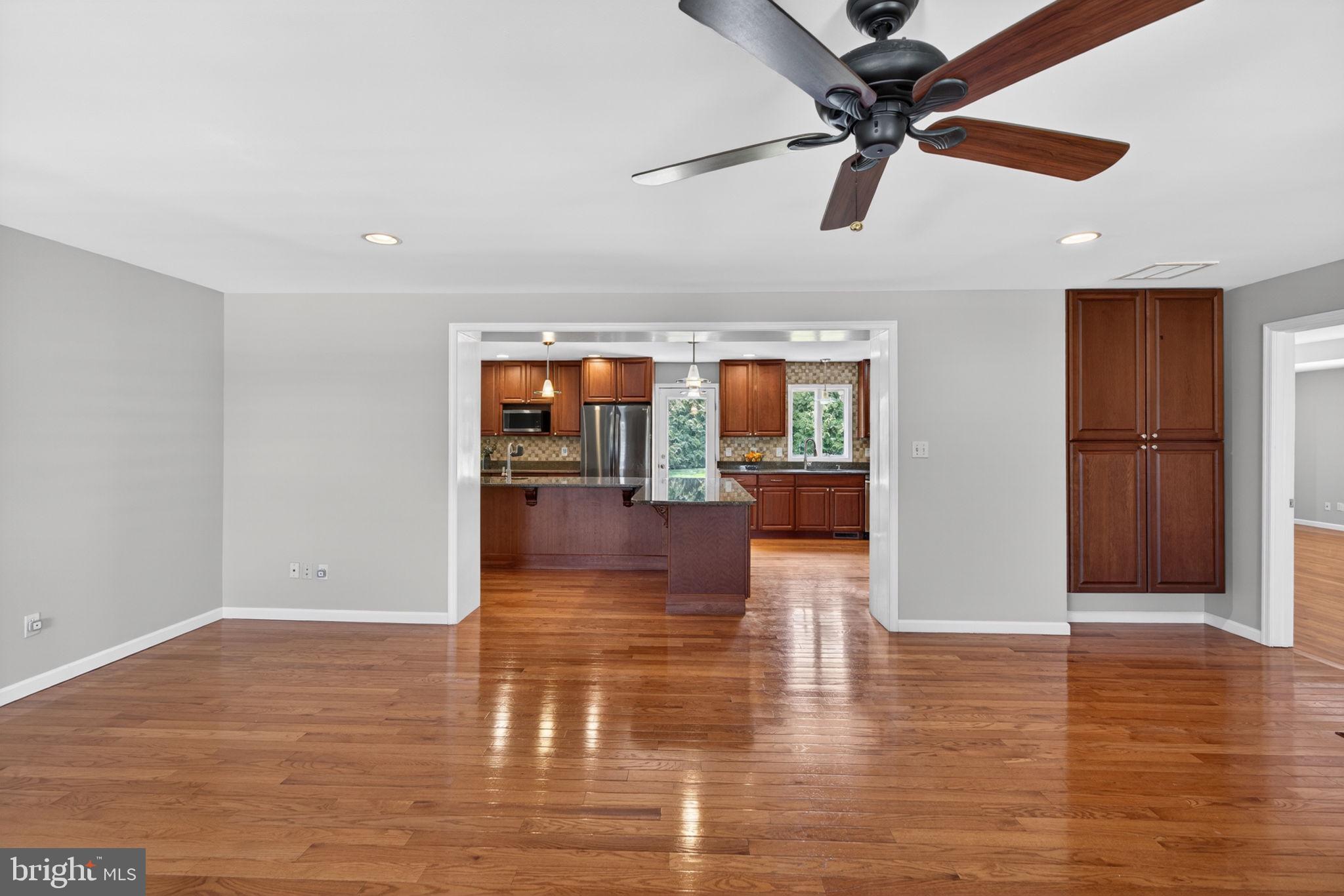 COUNTRY HOME ACRES - Residential