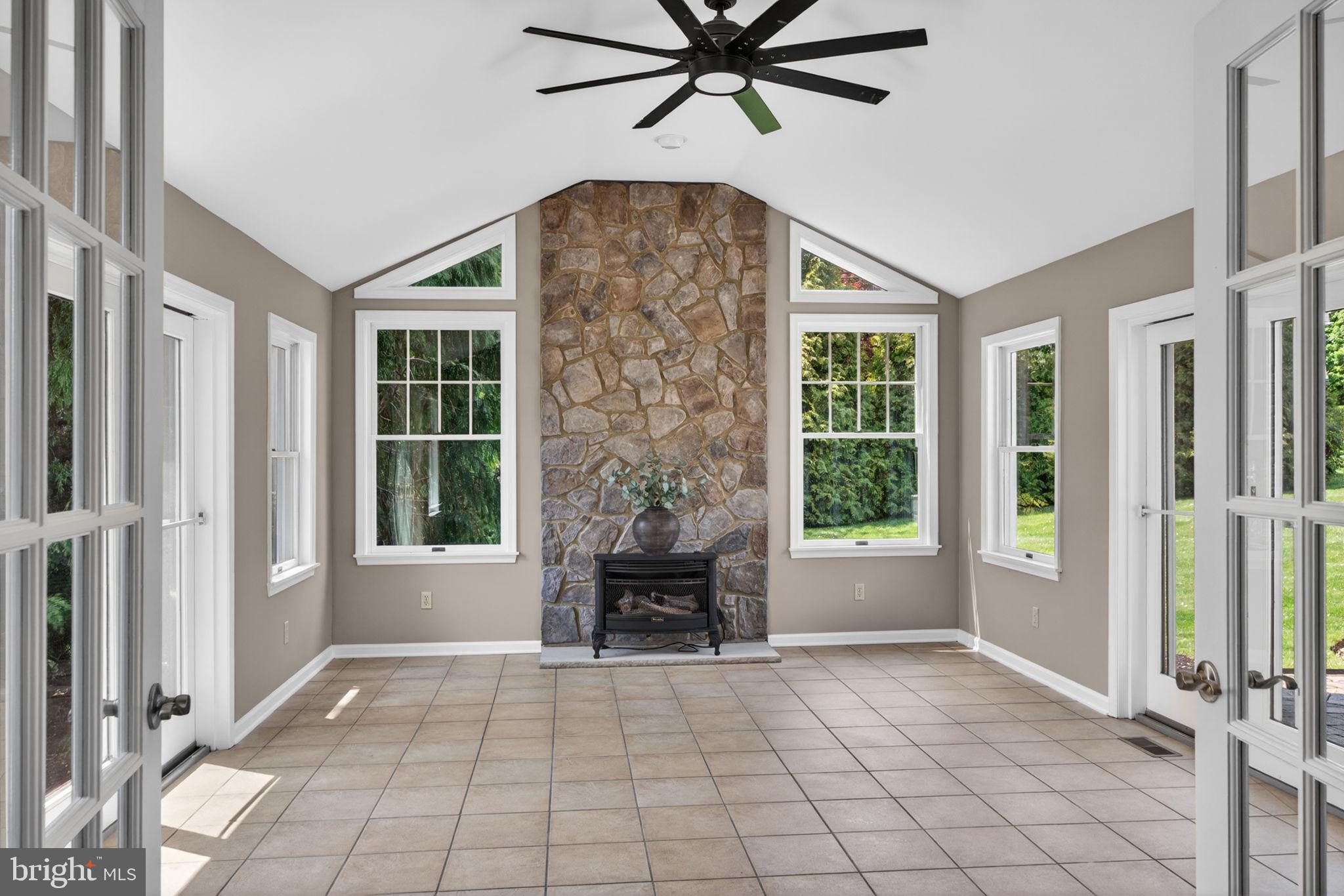 COUNTRY HOME ACRES - Residential