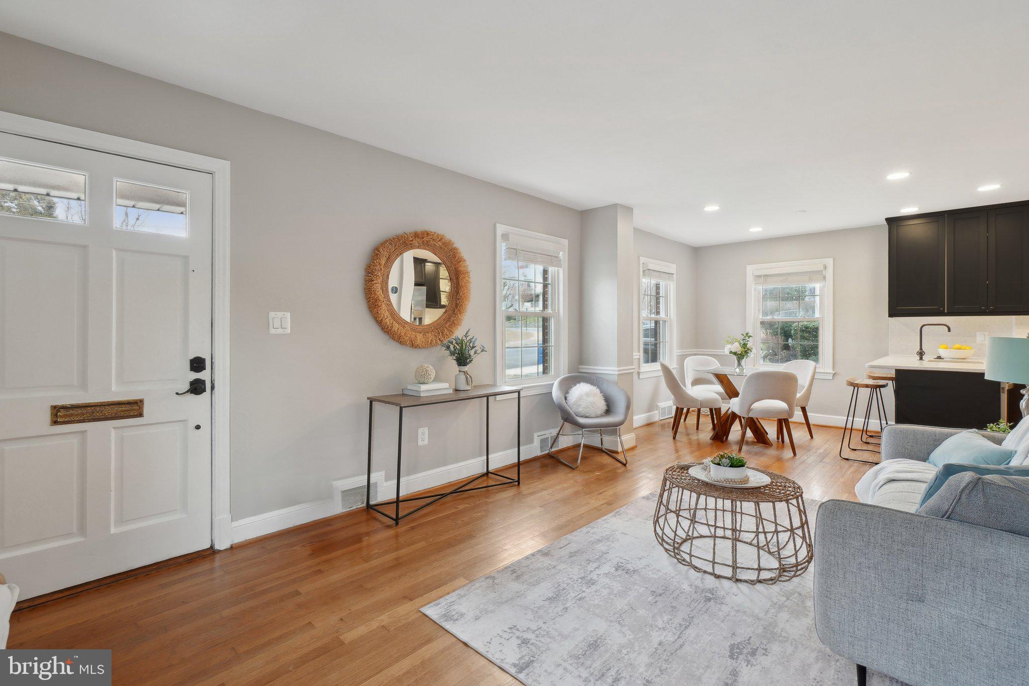 YORKTOWN - Residential