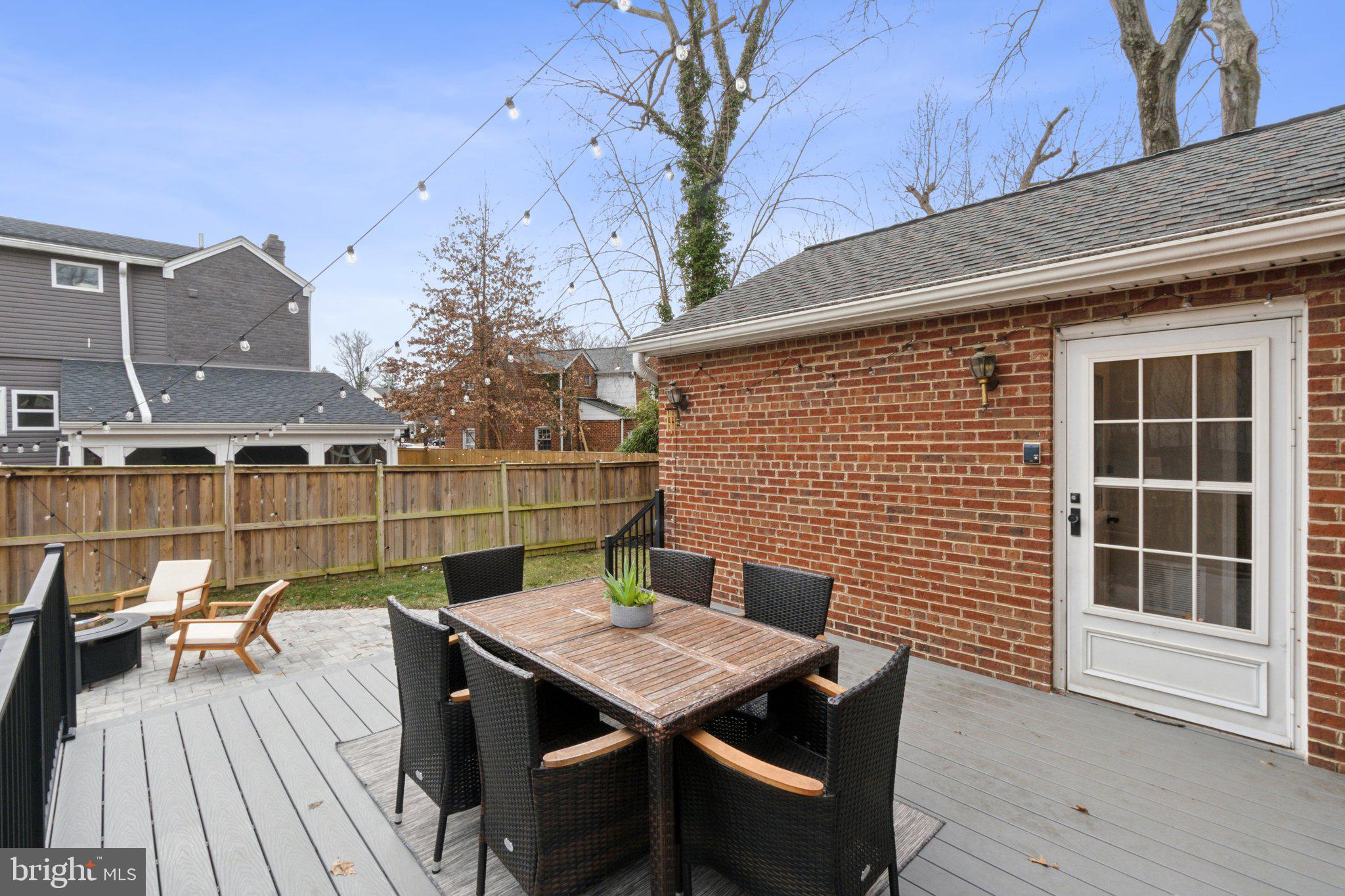 YORKTOWN - Residential