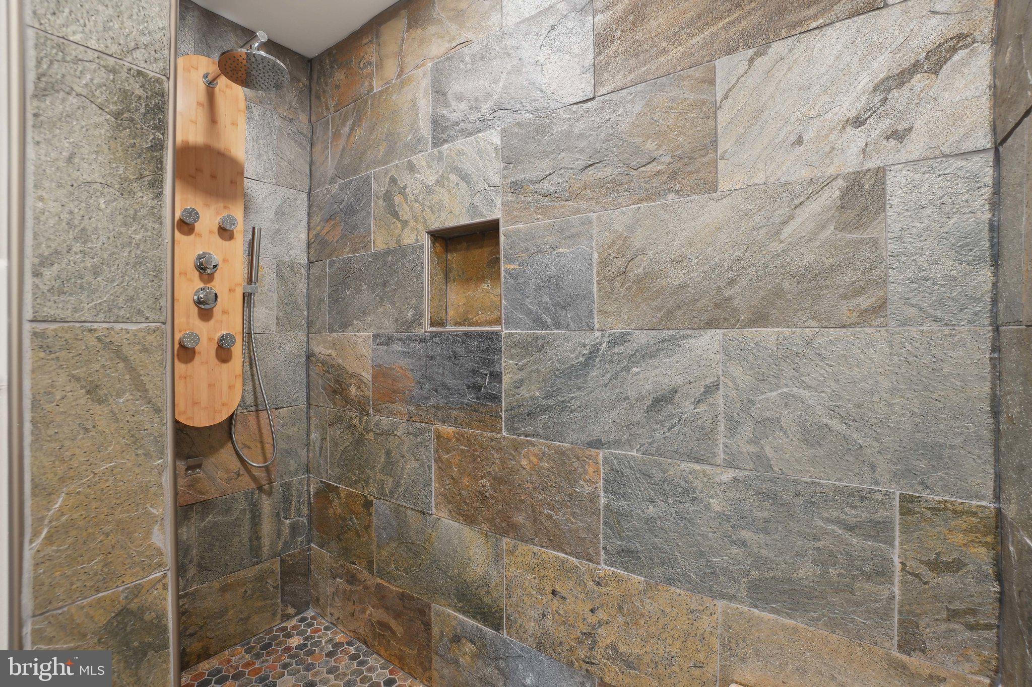 YORKTOWN - Residential