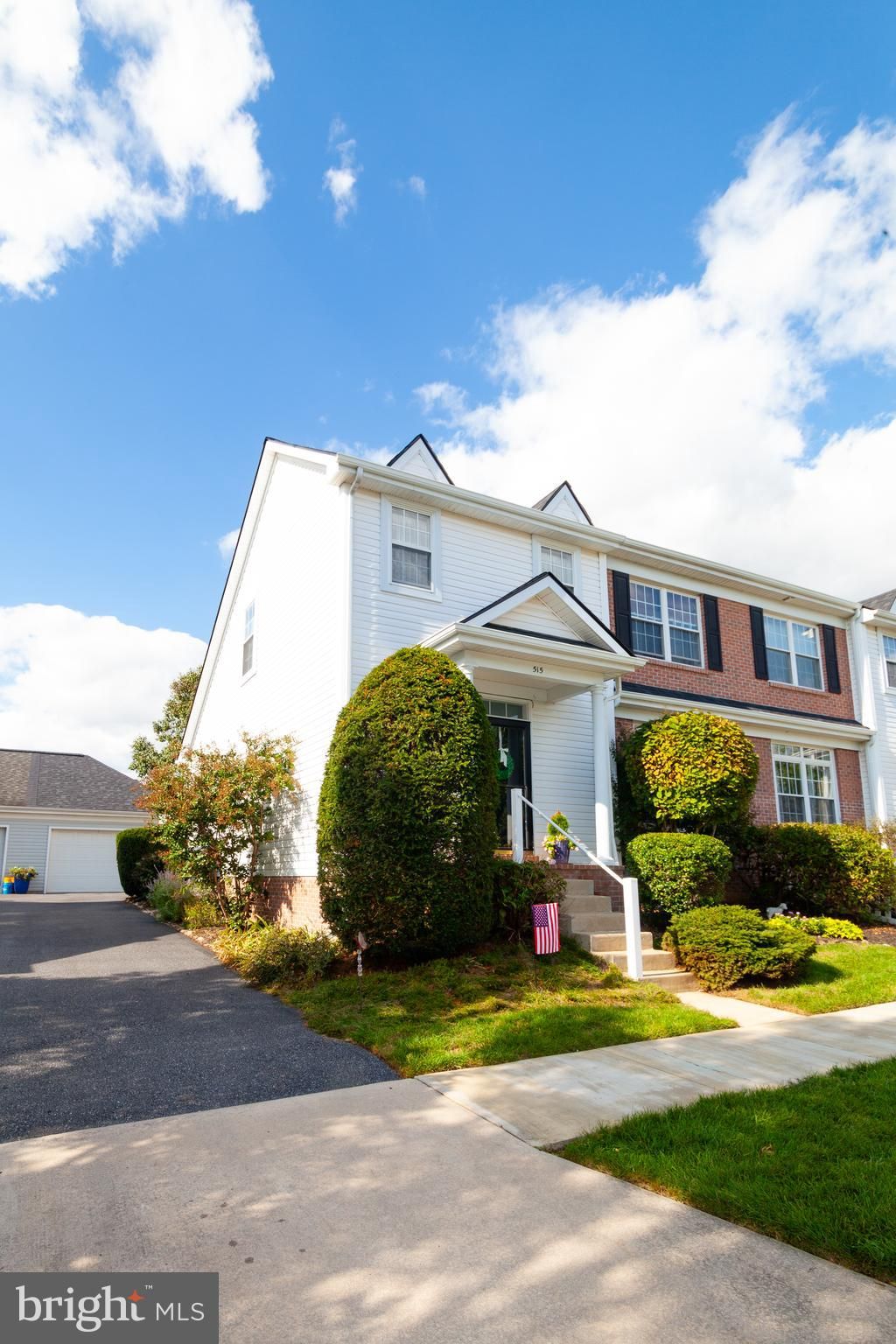 Photo of 515 PROVIDENCE CT, LITITZ, PA 17543 (MLS # PALA2041134)