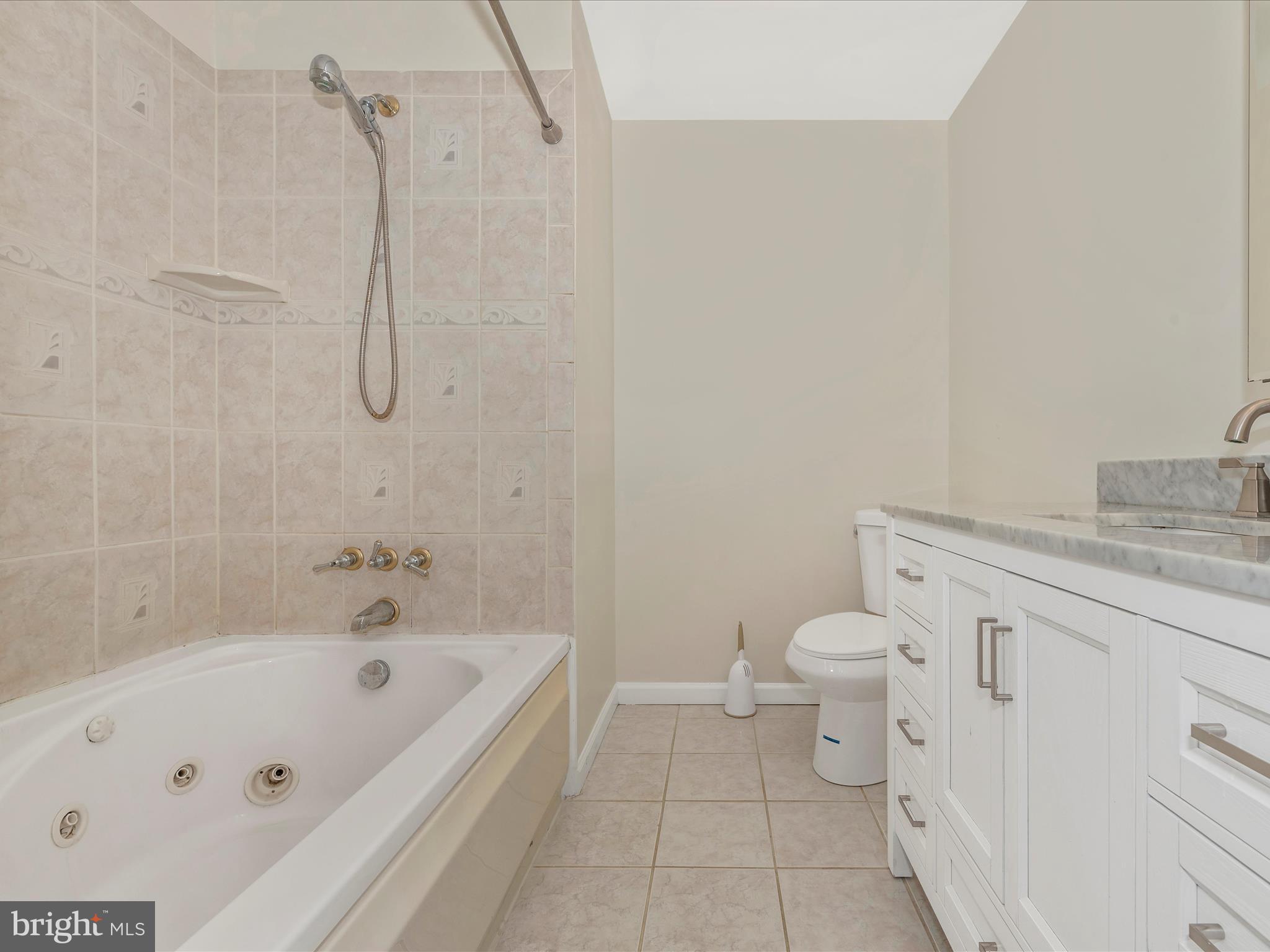 TURKEY HILL ESTATES - Residential Income