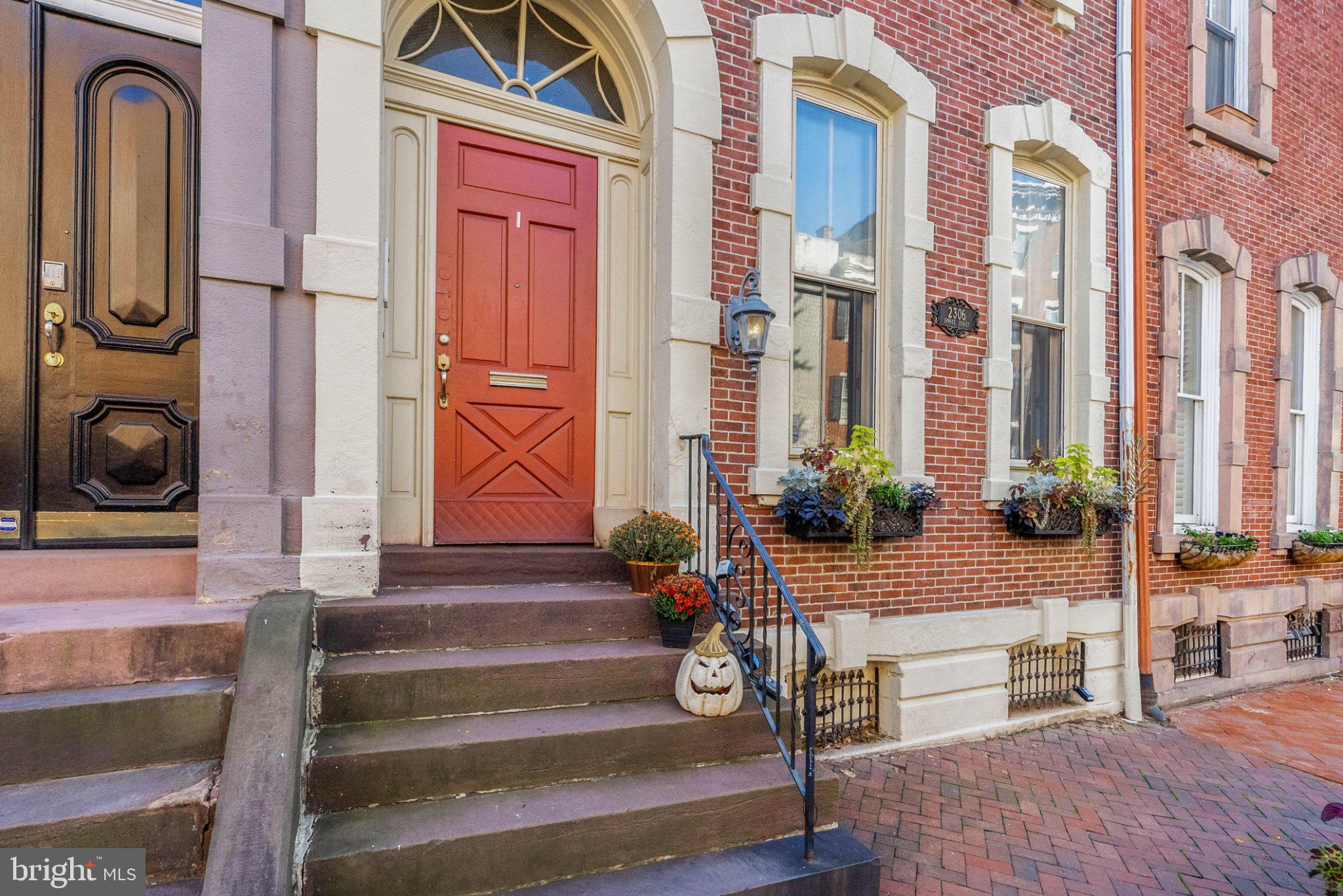 2306 SPRUCE STREET 201