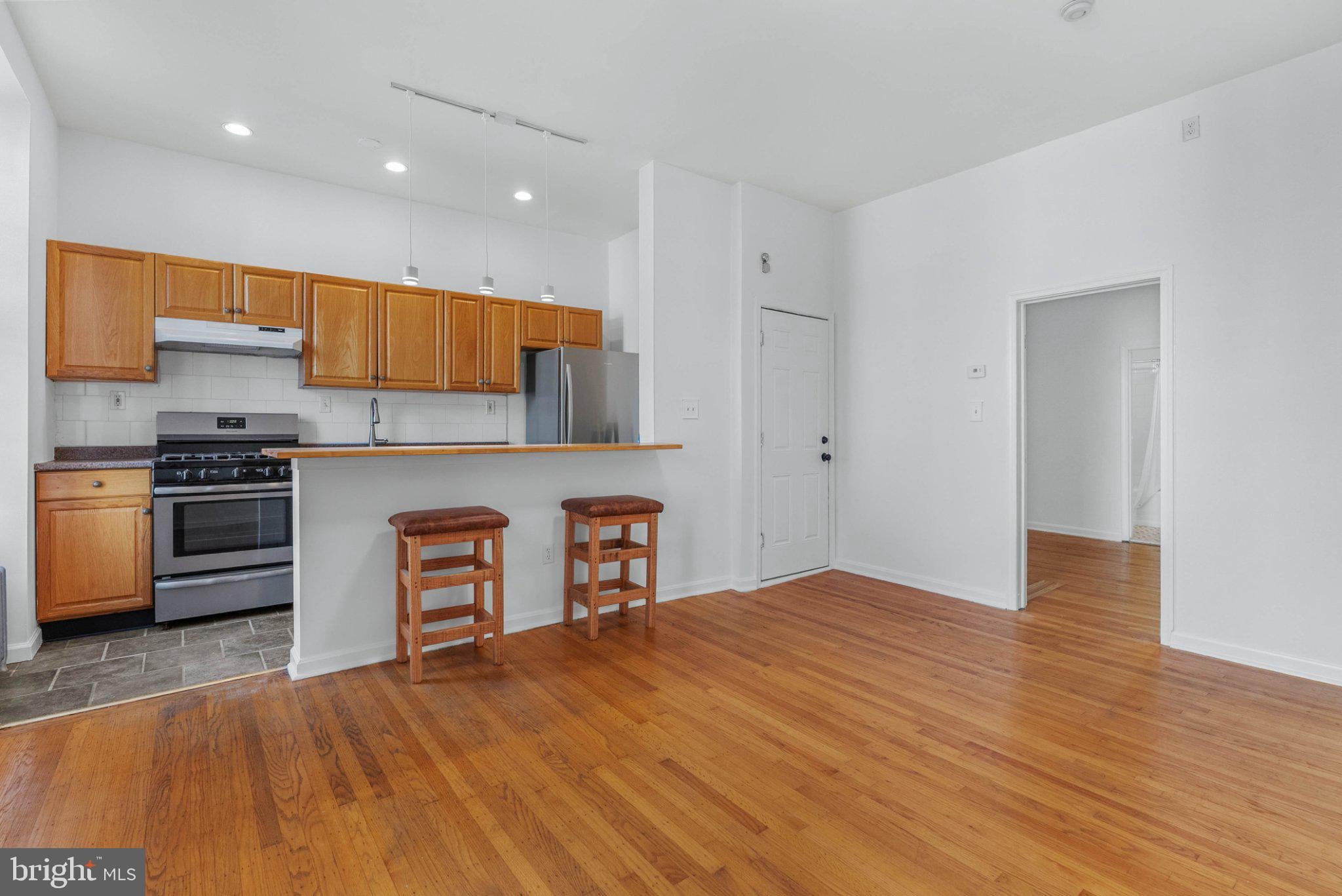 2306 SPRUCE STREET 201