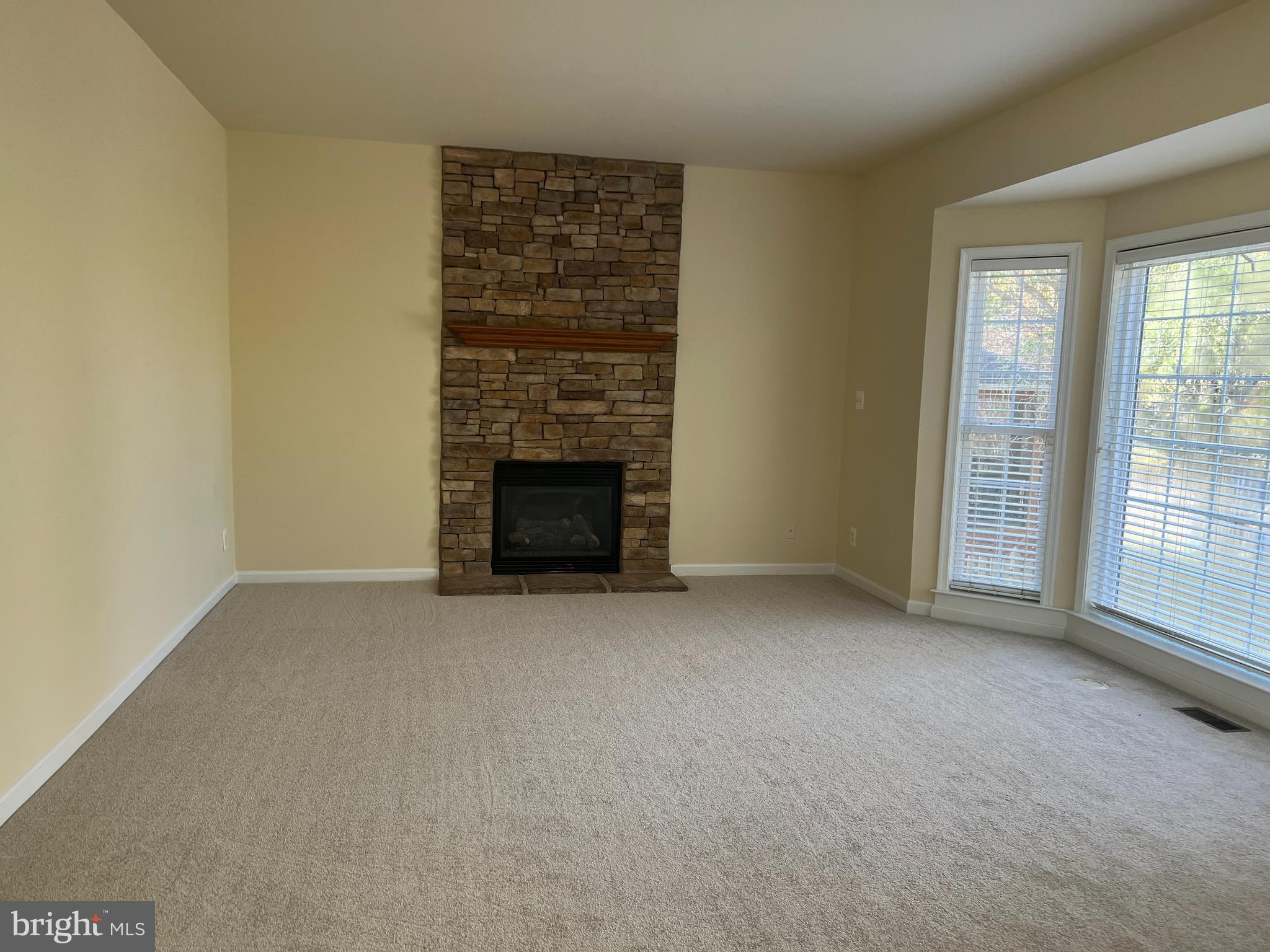 STAFFORD LAKES VILLAGE - Residential Lease